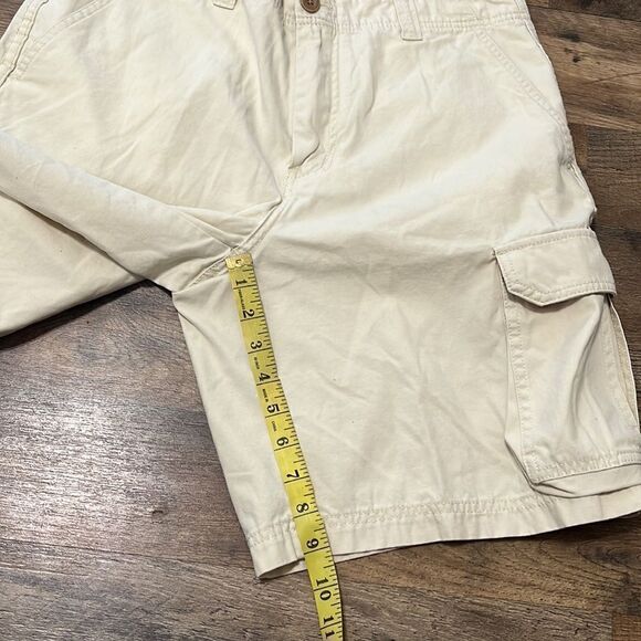 Vineyard Vines cargo shorts size 32 - Picture 3 of 6